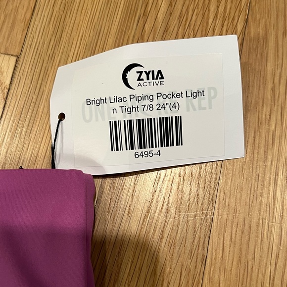 Zyia Light n Tight 7/8 24” Leggings, size 4, Bright Lilac Piping w/pocket - Picture 3 of 7